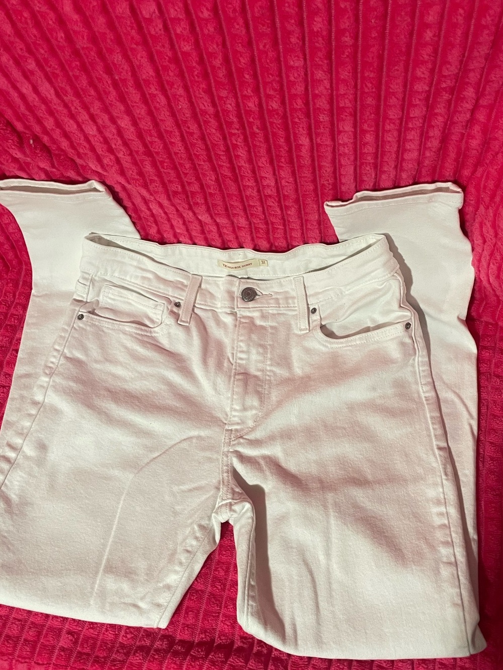 White Levi’s Jeans